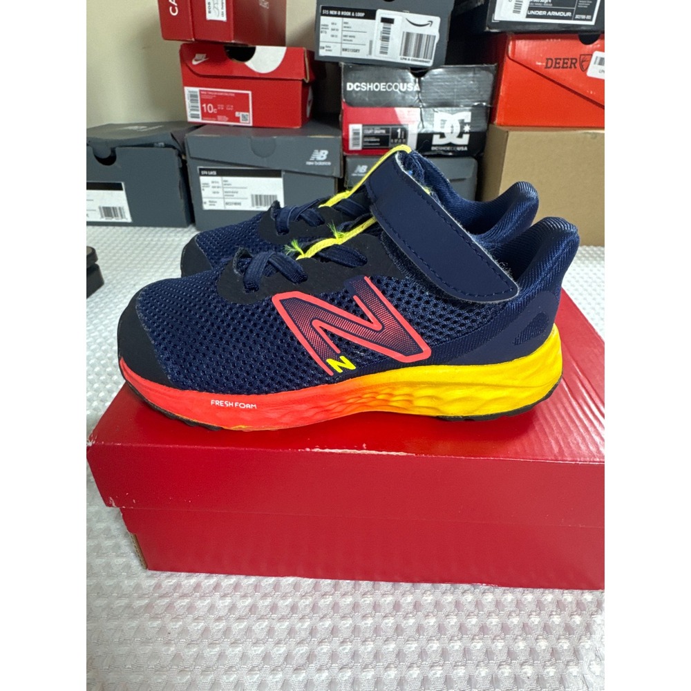 New Balance Fresh Foam Arishi v4 Kids 8.5W Blue Red Yellow Running IAARIKB4 EUC